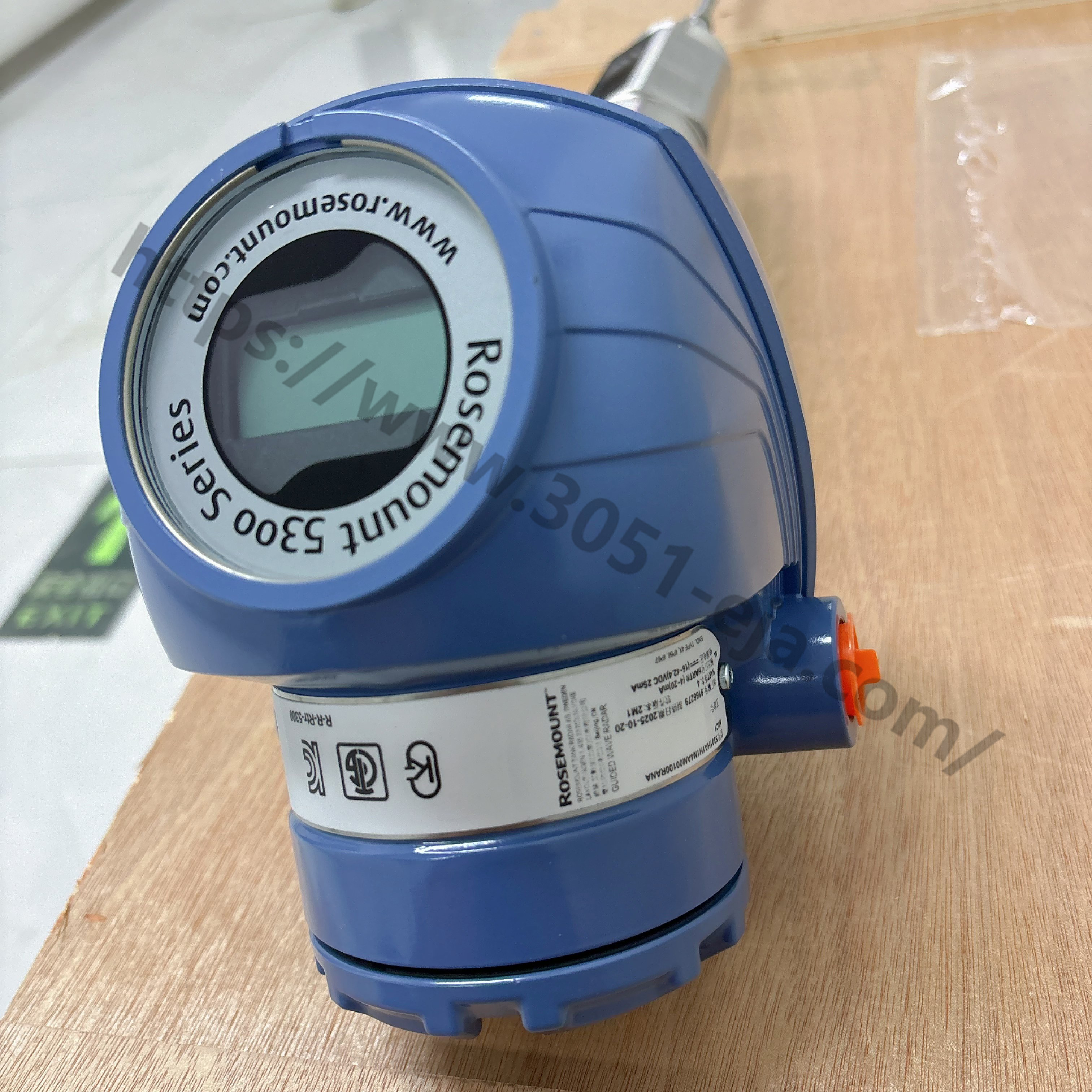 罗斯蒙特 5300 系列雷达液位计：工业液位测量的精准革新者